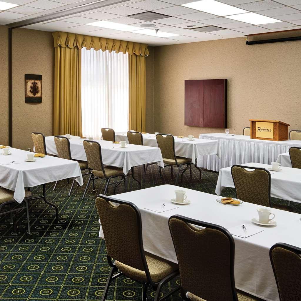 Radisson Hotel Bismarck Eksteriør bilde